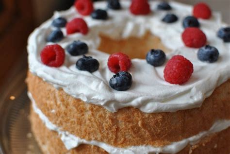 16 Angel Food Cake Toppings - Insanely Good