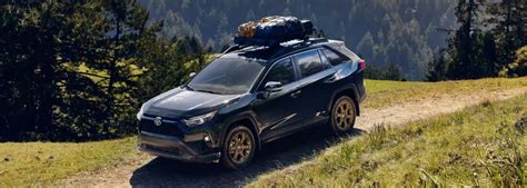 Comparing the Toyota RAV4 and the Toyota 4Runner | Hanlees Hilltop Toyota