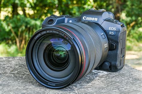 Canon EOS R5 Mirrorless Camera Review: 8K & 45MP - Best in Market?