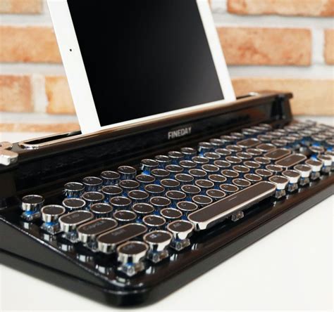 Fineday Retro Bluetooth Typewriter Keyboard pairs with up to three devices » Gadget Flow