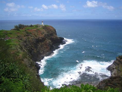 Kilauea Lighthouse in Kauai, Hawaii | Beach retreat, Winter beach ...