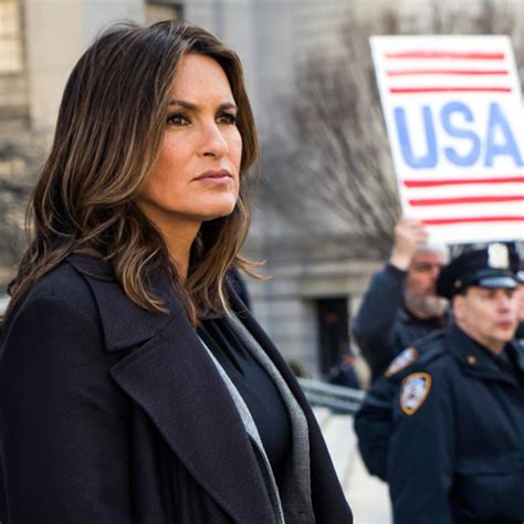 Mariska Hargitay Pens a Touching Note to Her SVU Crew