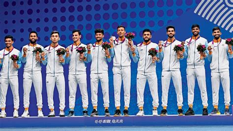 India men clinch first-ever team silver in badminton