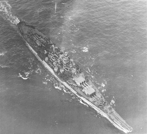 [Photo] Aerial view of USS Iowa underway, 10 Jun 1944 | World War II ...