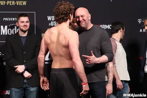 ben-askren-dana-white-ufc-235-ceremonial-weigh-ins | MMA Junkie