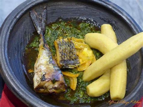 How to prepare 'kontomire stew' and boiled plantain the Ghanaian way | Africa food, South ...