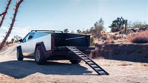 Here’s How Tesla Manufactures The Cybertruck’s ‘Bulletproof’ Doors