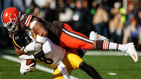 Browns’ Myles Garrett sets off alarms as he finds himself with Steelers helmet again | Fox News