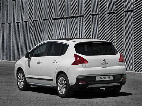 Gambar PEUGEOT 3008 HYbrid4 (2012)