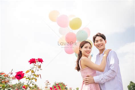 Young Couple Outdoor Outing Picture And HD Photos | Free Download On Lovepik