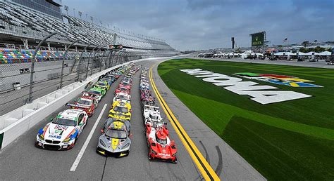 2021 Rolex 24 field poses for group photo at Daytona | NASCAR