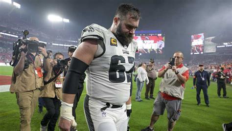 Philadelphia Eagles center Jason Kelce has told teammates he intends to ...