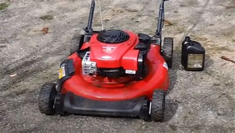 What Kind of Oil Is Best for Briggs & Stratton Lawn Mower?