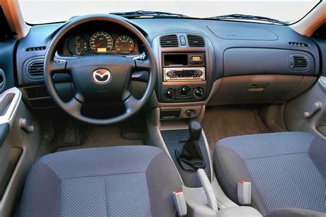 Mazda 323 Hatchback Review (1998 - 2003) | Parkers