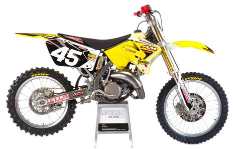 PRO CIRCUIT’S GIANT KILLER SUZUKI RM125 - Motocross Action Magazine