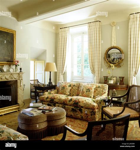 Edwardian style living room Stock Photo - Alamy