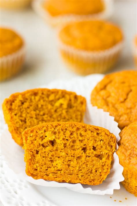 1 Bowl Vegan Pumpkin Muffins - Nora Cooks