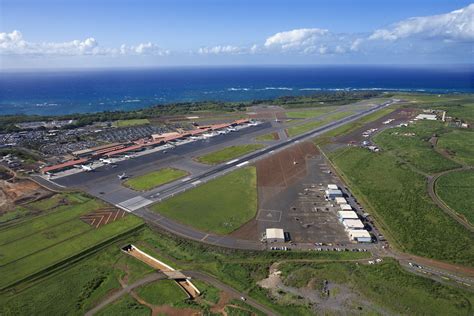 ハワイのカフルイ空港と市内へのアクセス - HowTravel