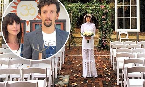 Jason Mraz marries girlfriend Christina Carano in woodland ceremony | Daily Mail Online