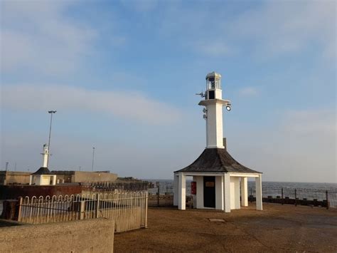 Lowestoft Pier Lighthouses, Lowestoft Harbour, Suffolk - Lighthouse Accommodation