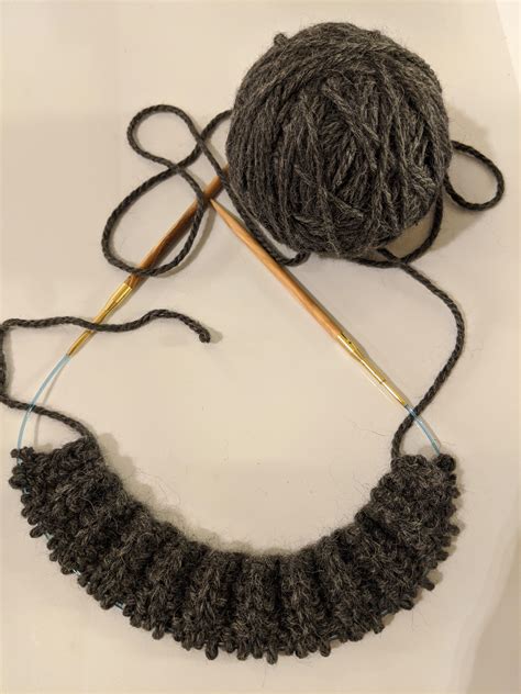 Easy no-purl "rib" scarf - Cartridge Rib stitch. : r/knitting