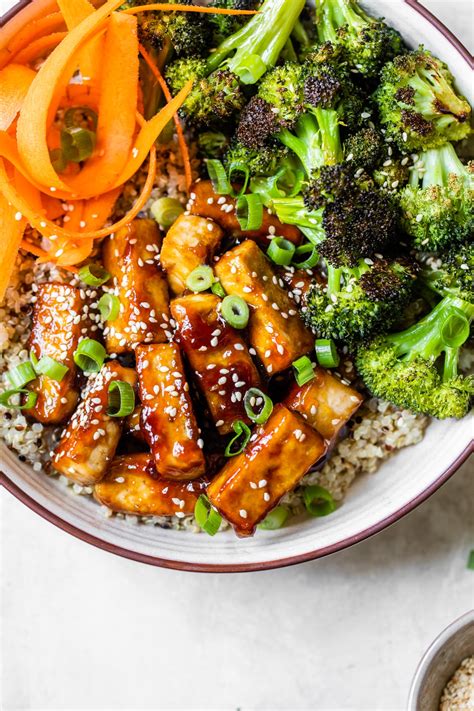 Sesame Tofu Quinoa Bowl - The Almond Eater