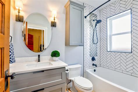 3 Steps to the Perfect Tub Surround - Scott McGillivray