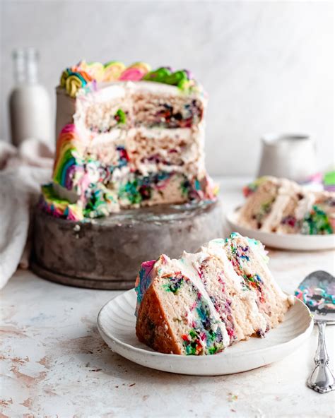 How to make a Rainbow Swirl Cake | The Banana Diaries