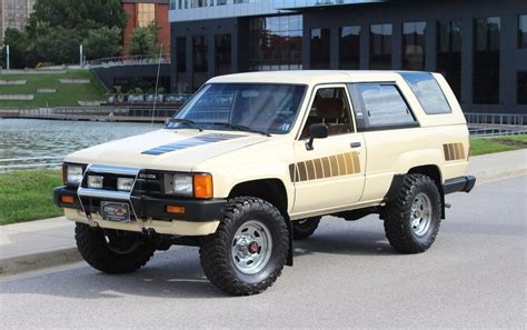 1985 Toyota 4Runner 4×4 Front Quarter | Barn Finds