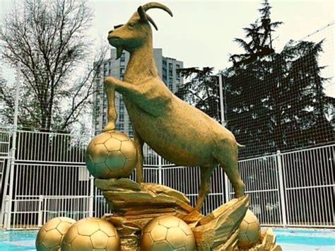 Photo – Goat statues adorn Eiffel Tower in honour of Lionel Messi ...