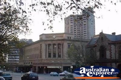 ADELAIDE TRAIN STATION PHOTOGRAPH, ADELAIDE TRAIN STATION PHOTO, PICTURES OF ADELAIDE TRAIN STATION