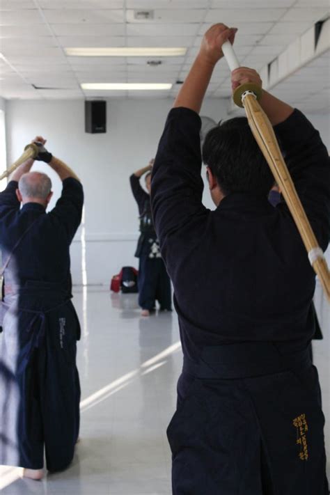 Kumdo Club teaches Korean sword fighting – The Crimson White