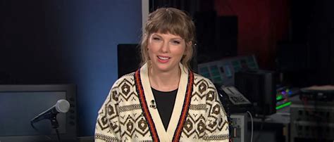 Fans Think Taylor Swift Subtly Revealed A Re-Recorded '1989' Is Next