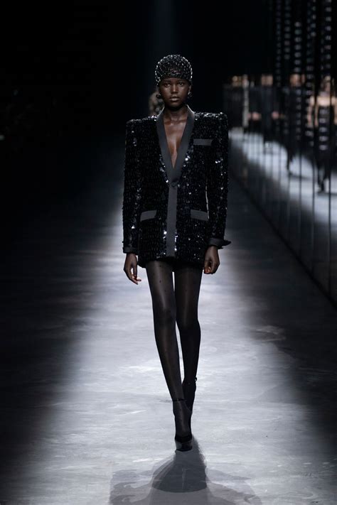 Yves Saint Laurent Shows Strong Shoulders at Paris Fashion Week | Teen ...