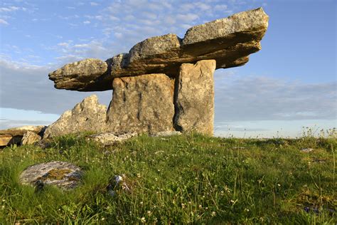 Poulnabrone Dolmen (2) | Burren | Pictures | Ireland in Global-Geography