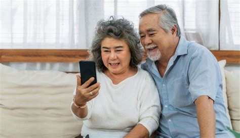 Super Cheap Smartphone Plans for Seniors Looking to Save | SeniorResource