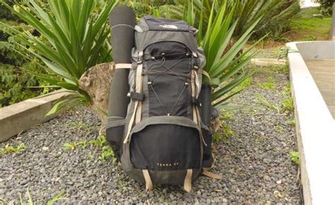 Equipment rental for hiking in Madeira: hiking poles, headlamp