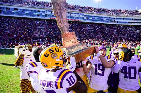 #2 Moment of 2022 Season: LSU Wins SEC West | Gridiron Football