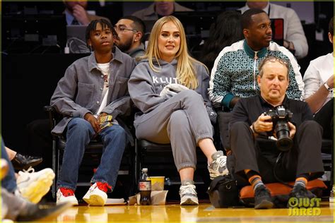 Adele & Boyfriend Rich Paul Sit Courtside at Lakers Game : Photo ...