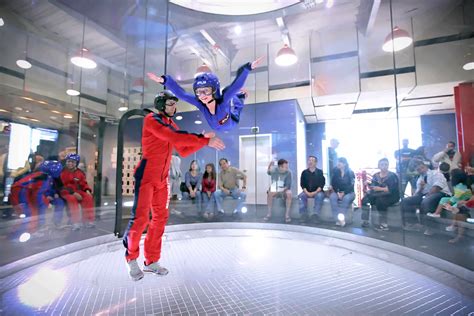 What is indoor skydiving? A guide to free-fall indoors!