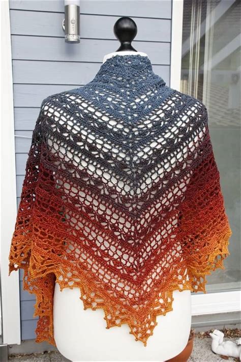 25 DIY Crochet Shawl Patterns | DIY to Make