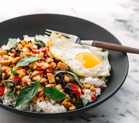 Thai Basil Chicken (Pad Krapow Gai) | Posh Journal | Basil chicken, Thai basil chicken, Chicken ...