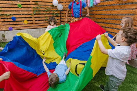 9 Fantastic Parachute Games for Babies - Early Impact Learning