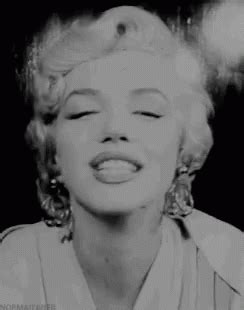 Kiss Marilyn Monroe GIF - Kiss MarilynMonroe - Discover & Share GIFs Sabrina 1954, Marilyn ...