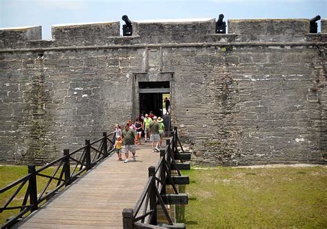 St. Augustine fort makes history fascinating & lively