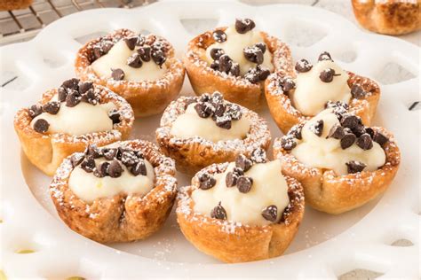 Mini Cannoli Cups - Love Bakes Good Cakes