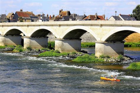 A camping holiday in the Loire valley - FREEONTOUR