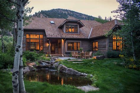 Woodland chalet imbues rustic elegance in Idaho's Sun Valley