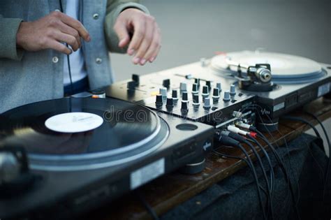 Turntable, Hand of Dj on the Vinyl Record Stock Image - Image of deck, discjockey: 100794781