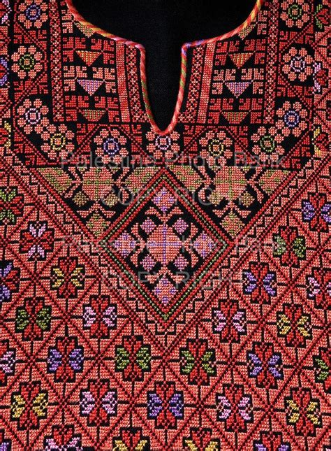 17 Best images about Palestinian Embroidery on Pinterest | Traditional ...